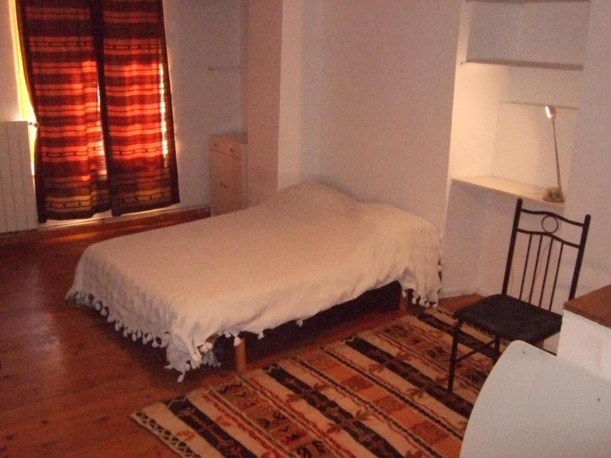 Une Maison Dans Le Village Ribiers 外观 照片