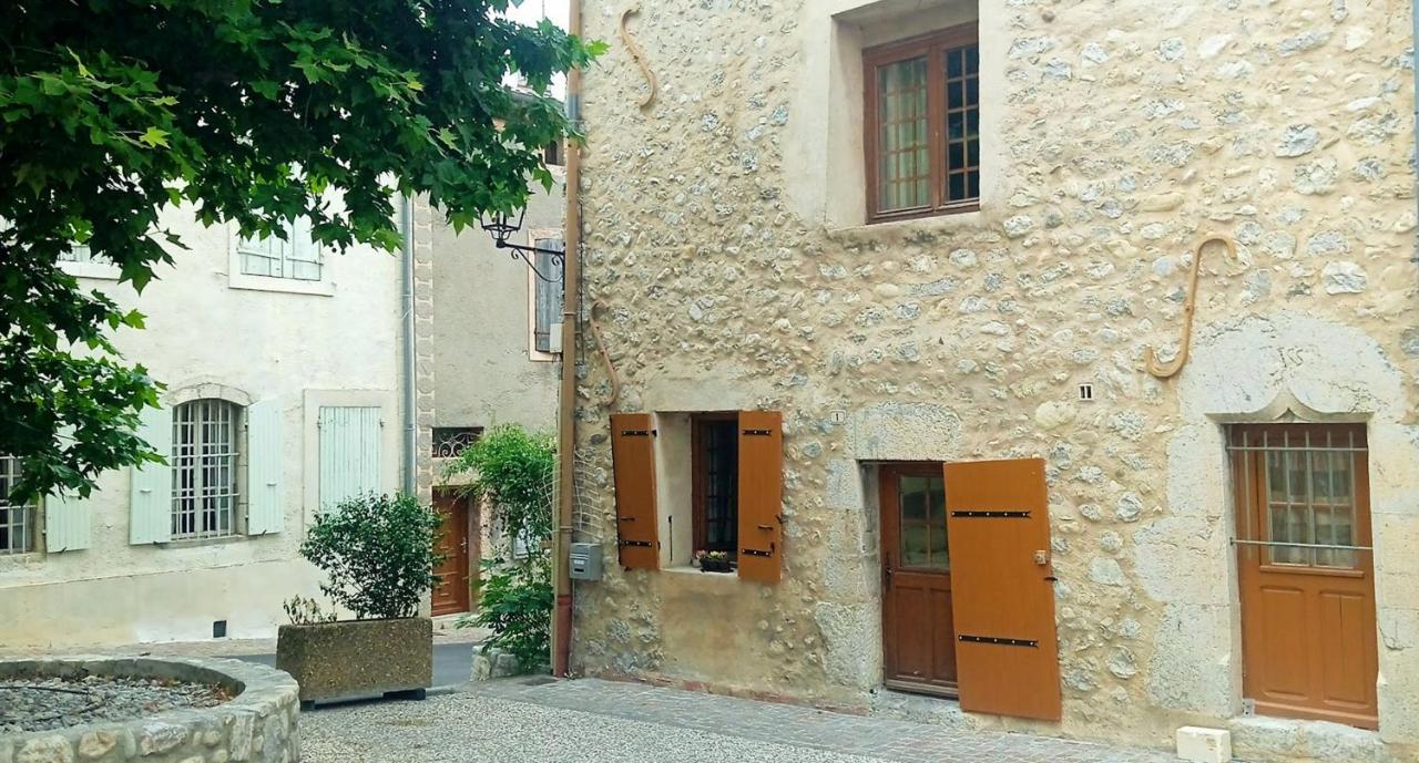 Une Maison Dans Le Village Ribiers 外观 照片