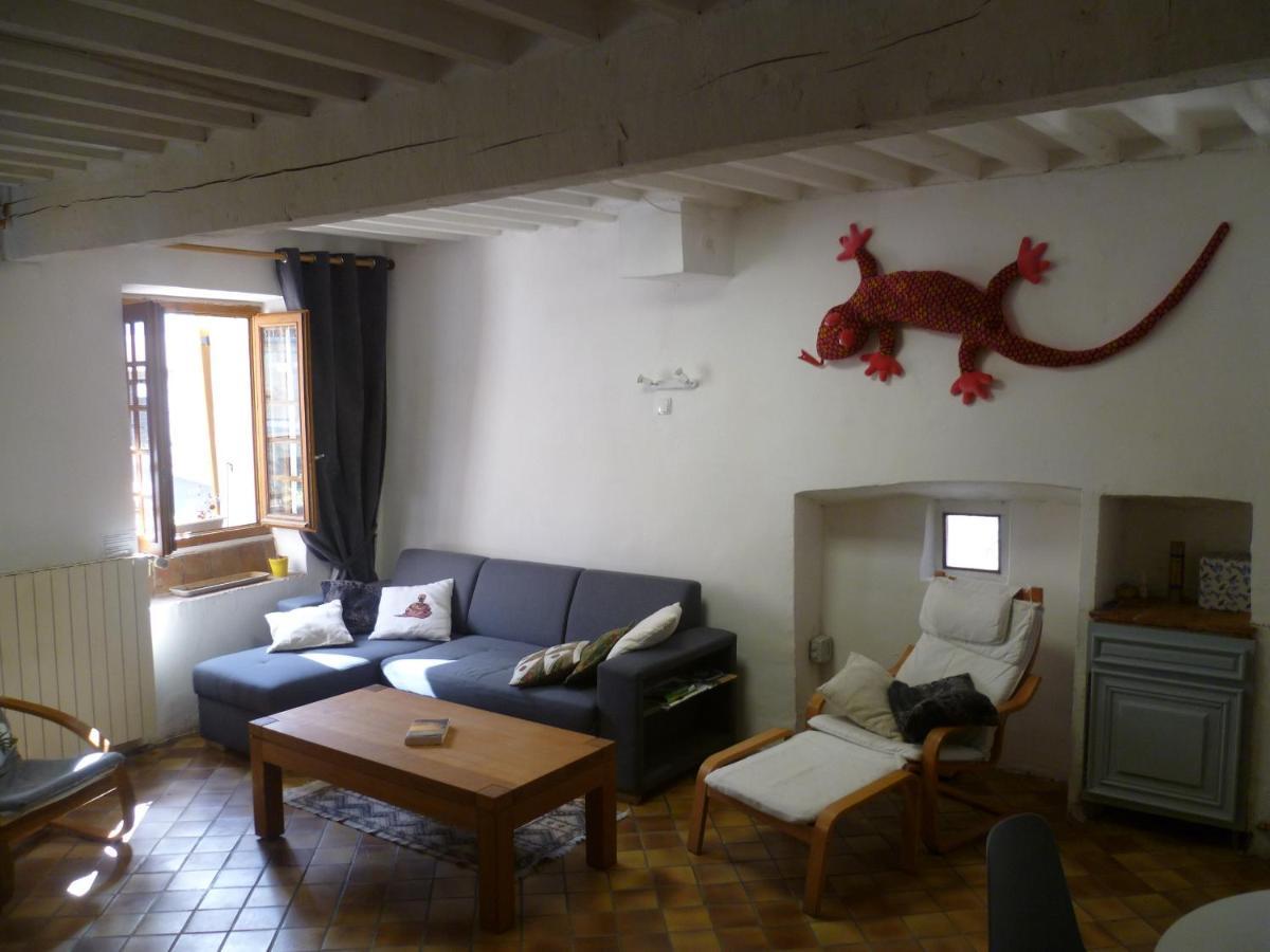 Une Maison Dans Le Village Ribiers 外观 照片